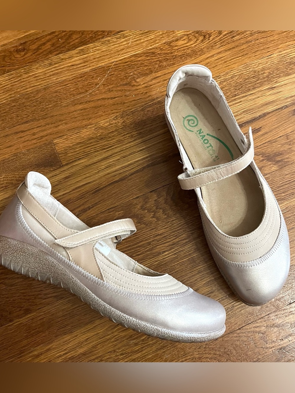 Naot 41 Mary Jane shoes pearl champagne comfort artsy classic